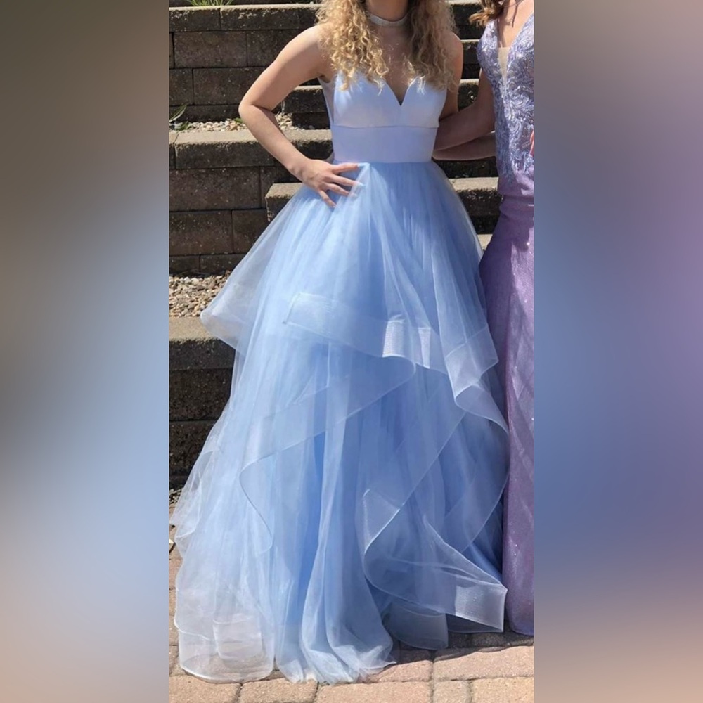 Blue tulle prom dress